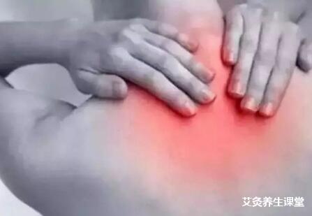 颈椎不好要重视,艾灸这个穴位有效果
