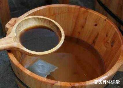 艾绒泡脚有哪些作用?_艾绒泡脚的好处