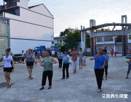 湿气是如何进入身体的?艾灸哪里可以赶走它?