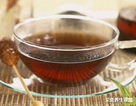 艾叶泡水喝有什么功效?有哪些注意事项？