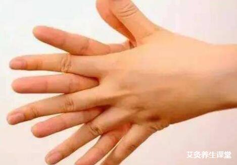孩子手心燥热怎么艾灸?