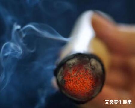 艾灸新手教程：为什么要艾灸?艾灸要注意什么?